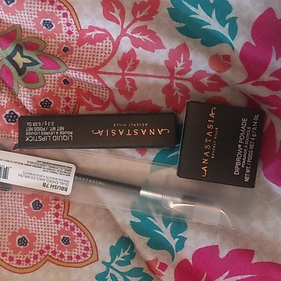 High-end makeup - Picture 12 of 12